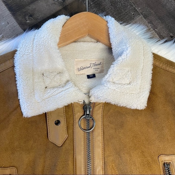 Universal Thread Faux Leather with Sherpa Trim size Medium - Picture 6 of 10